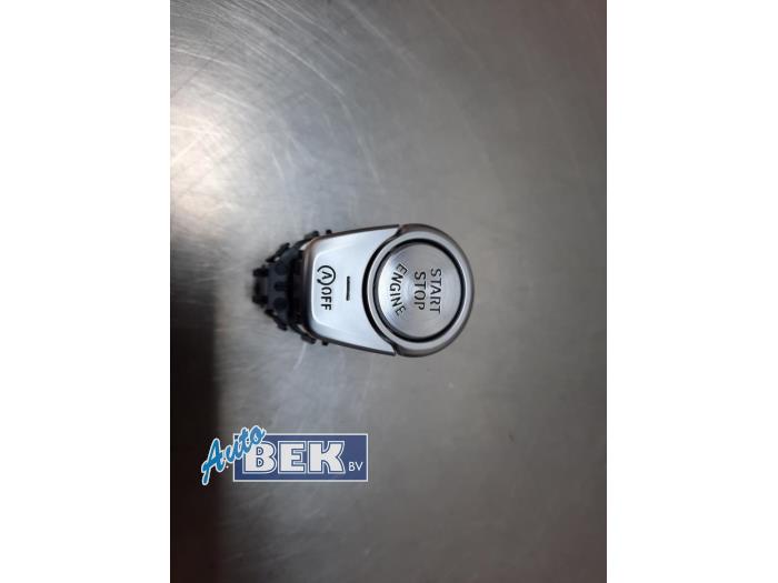 Używane Przelacznik Start/Stop BMW 7 serie (G11/12) 740i,Li 24V Cena € 55,00 Procedura marży oferowane przez Auto Bek