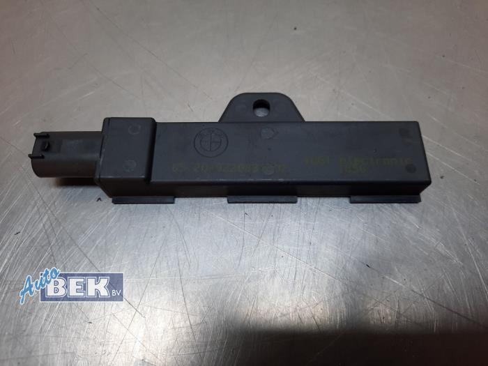 Używane Keyless Entry-Antena BMW 7 serie (G11/12) 740i,Li 24V Cena € 19,00 Procedura marży oferowane przez Auto Bek