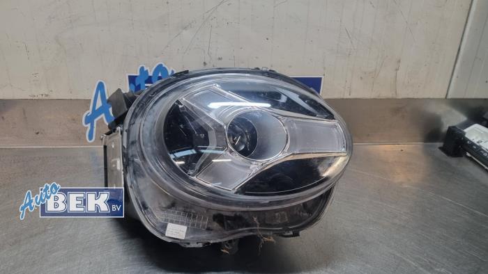 Używane Reflektor prawy Nissan Juke (F16) 1.0 DIG-T 117 12V Cena € 399,00 Procedura marży oferowane przez Auto Bek