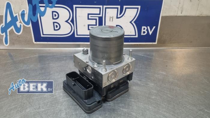 Usagé Bloc ABS Nissan Juke (F16) 1.0 DIG-T 117 12V Prix € 150,00 Règlement à la marge proposé par Auto Bek