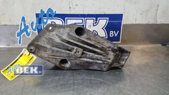 Used Engine mount BMW X5 (G05) xDrive 45 e iPerformance 3.0 24V Price € 35,00 Margin scheme offered by Auto Bek