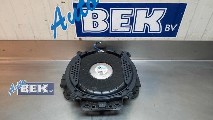 Używane Subwoofer BMW X5 (G05) xDrive 45 e iPerformance 3.0 24V Cena € 60,00 Procedura marży oferowane przez Auto Bek