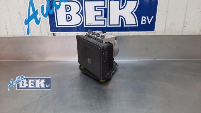 Usagé Bloc ABS Volkswagen Golf VIII (CD1) 1.5 eTSI 16V Prix € 199,00 Règlement à la marge proposé par Auto Bek