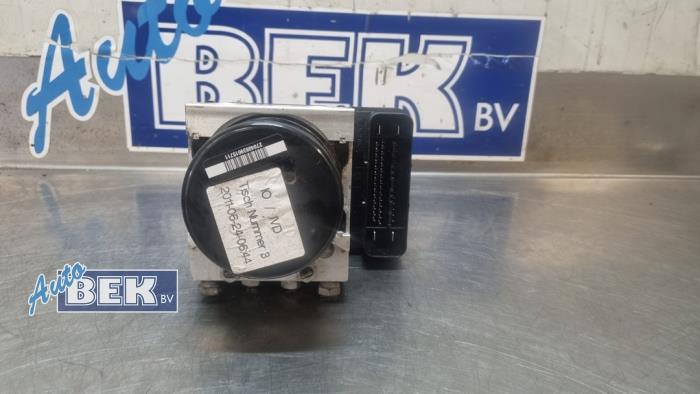 Usados Pompe ABS Ford Focus 3 1.6 EcoBoost 16V Precio € 95,00 Norma de margen ofrecido por Auto Bek