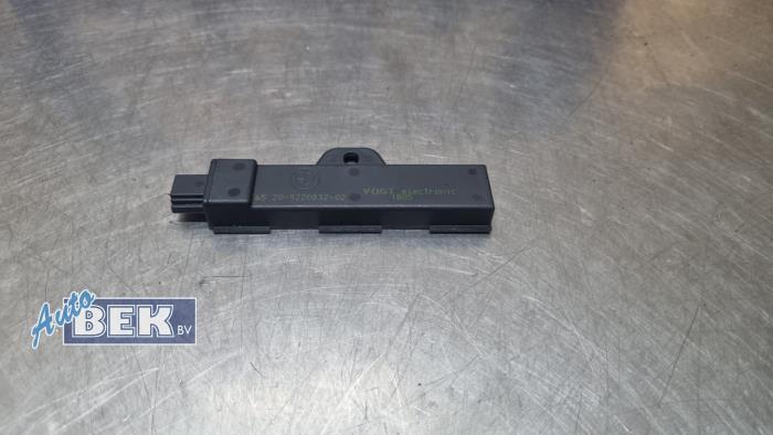 Używane Keyless Entry-Antena BMW 5 serie (F10) 523i 24V Cena € 20,00 Procedura marży oferowane przez Auto Bek