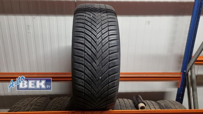 Używane Opona zimowa Cena € 35,00 Procedura marży oferowane przez Auto Bek