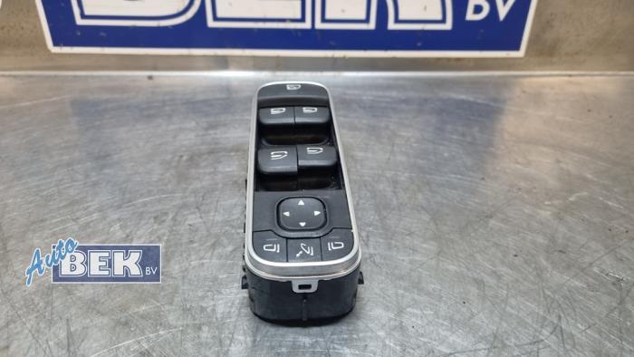 Używane Przelacznik combi okienny Mercedes A (177.0) 1.3 A-200 Turbo 16V Cena € 49,50 Procedura marży oferowane przez Auto Bek