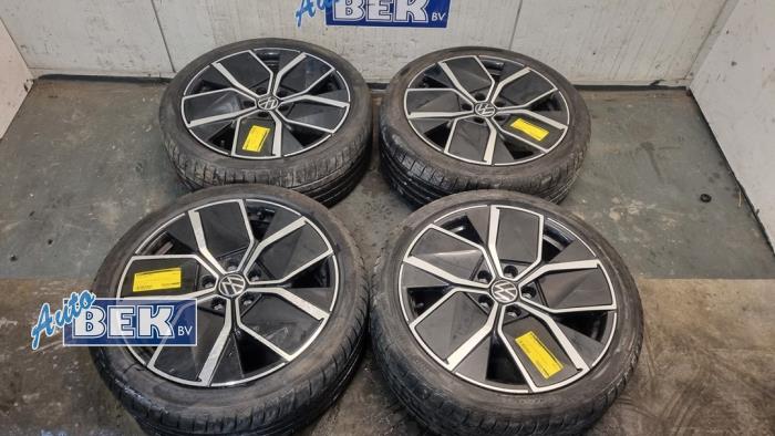 Begagnade Sporthjulsuppsättning + däck Volkswagen Golf VIII (CD1) 1.5 eTSI 16V Pris € 1.000,00 Marginaltabell erbjuds av Auto Bek