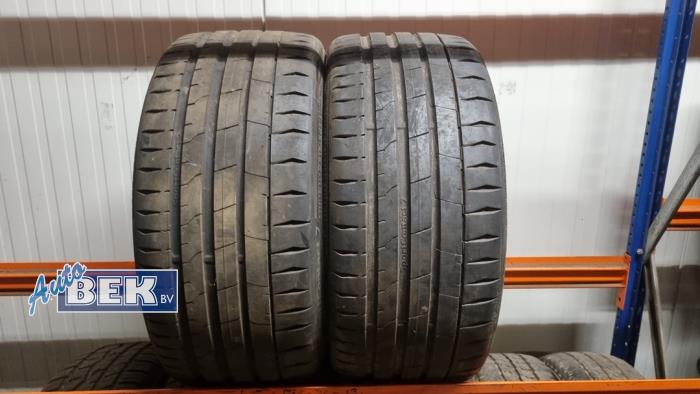 Używane Opona Cena na żądanie oferowane przez Auto Bek