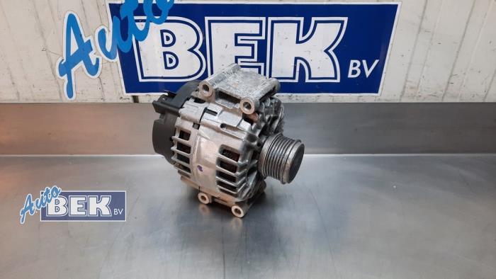 Begagnade Dynamo Skoda Octavia Combi (NXAC) 2.0 TSI RS 16V Pris € 340,00 Marginaltabell erbjuds av Auto Bek