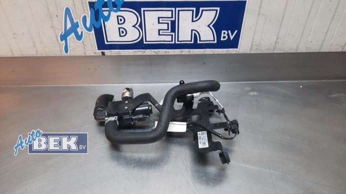Begagnade Vattenpump Landrover Defender II 2.0 16V P400e Pris på förfrågan erbjuds av Auto Bek