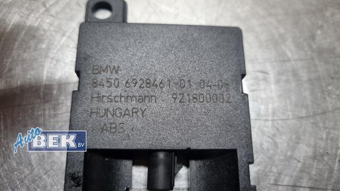 Używane Antena Bluetooth BMW 5 serie Touring (E61) 525i 24V Cena € 15,00 Procedura marży oferowane przez Auto Bek