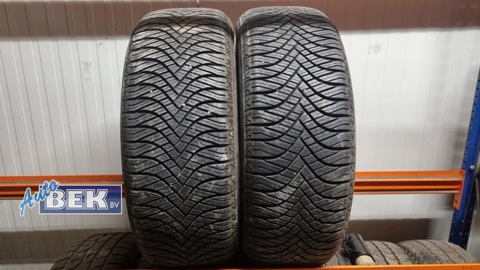Używane Opona Cena € 75,00 Procedura marży oferowane przez Auto Bek