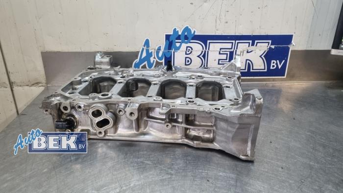 Used Engine crankcase Mazda CX-30 (DM) 2.0 e-SkyActiv-X 181 M Hybrid 16V Price on request offered by Auto Bek