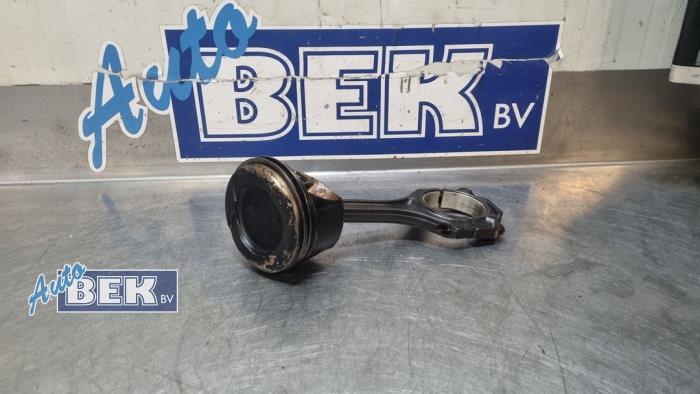 Usagé Piston Mercedes C-Klasse AMG (W205) C-43 AMG 3.0 V6 24V Turbo 4-Matic Prix sur demande proposé par Auto Bek