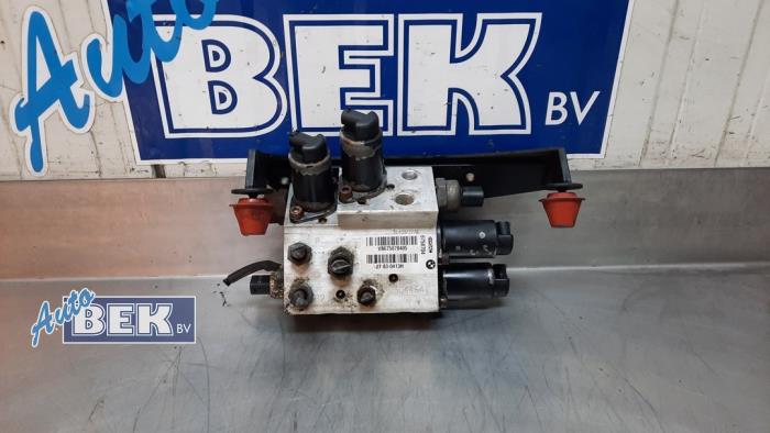 Używane Pompa hydrauliczna BMW 7 serie (E65/E66/E67) 745i,Li 4.4 V8 32V Cena € 99,99 Procedura marży oferowane przez Auto Bek