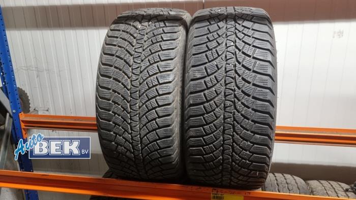 Używane Opona zimowa Cena € 75,00 Procedura marży oferowane przez Auto Bek