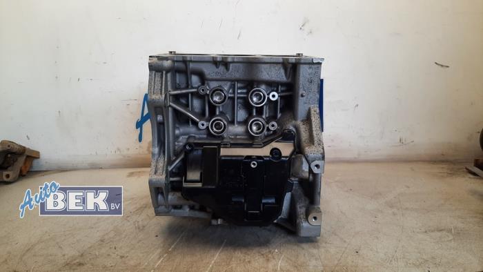 Used Engine crankcase Volkswagen Golf VII Variant (AUVV) 1.0 TSI 12V BlueMotion Technology Price on request offered by Auto Bek