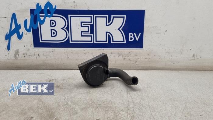 Usagé Pompe à eau Volkswagen T-Cross 1.0 TSI 115 12V Prix € 49,00 Règlement à la marge proposé par Auto Bek