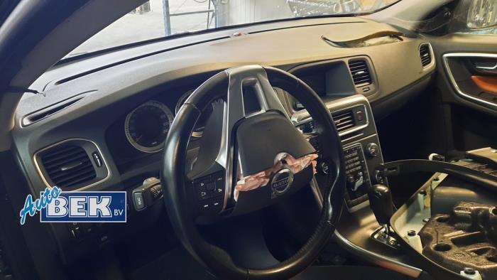 Używane Panel Volvo V60 I (FW/GW) 1.6 T3 16V Cena € 250,00 Procedura marży oferowane przez Auto Bek