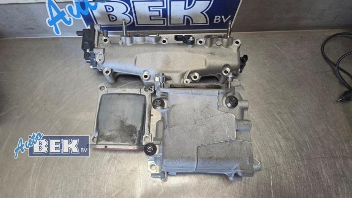 Begagnade Insugsrör Mazda CX-30 (DM) 2.0 e-SkyActiv-X 181 M Hybrid 16V Pris € 399,99 Marginaltabell erbjuds av Auto Bek