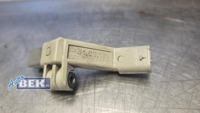 Begagnade Vevaxelsensor Volkswagen T-Roc I 1.5 TSI Evo BMT 16V Pris € 20,00 Marginaltabell erbjuds av Auto Bek