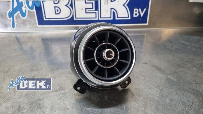 Begagnade Luftmunstycke, instrumentbräda MG HS/EHS I (AS23) 1.5 EHS T-GDI Hybrid Pris € 35,00 Marginaltabell erbjuds av Auto Bek
