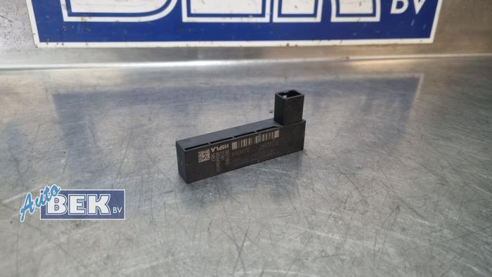 Używane Keyless Entry-Antena Polestar Polestar 2 78kWh Long Range Single Motor Cena € 10,00 Procedura marży oferowane przez Auto Bek