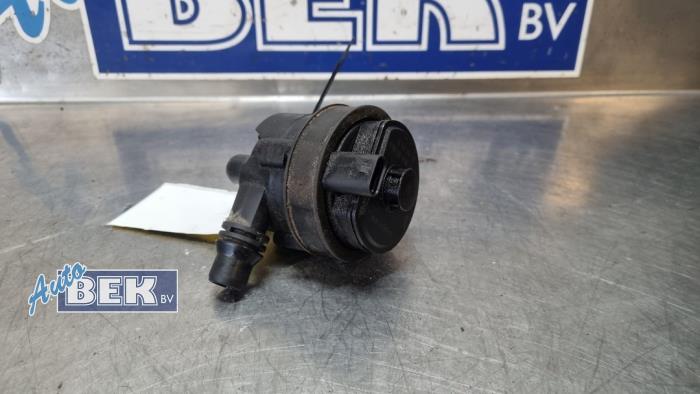 Begagnade Extra vattenpump BMW i3 (I01) i3 Pris € 29,50 Marginaltabell erbjuds av Auto Bek
