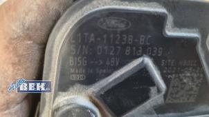 Dynamo van een Ford Focus 4 Wagon 1.0 EcoBoost 12V Hybrid 155 2021