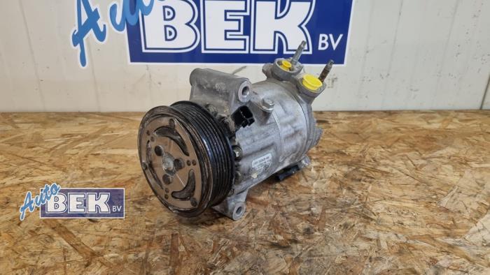 Usagé Pompe clim Ford Focus 4 Wagon 1.0 EcoBoost 12V Hybrid 155 Prix € 100,00 Règlement à la marge proposé par Auto Bek