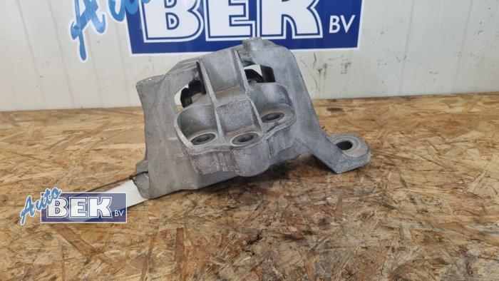 Usagé Support moteur Ford Focus 4 Wagon 1.0 EcoBoost 12V Hybrid 155 Prix € 45,00 Règlement à la marge proposé par Auto Bek