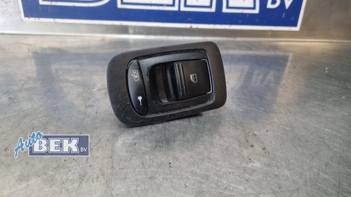 Usados Interruptor de ventanilla eléctrica Porsche Cayenne (9PA) 3.6 24V Precio € 25,00 Norma de margen ofrecido por Auto Bek