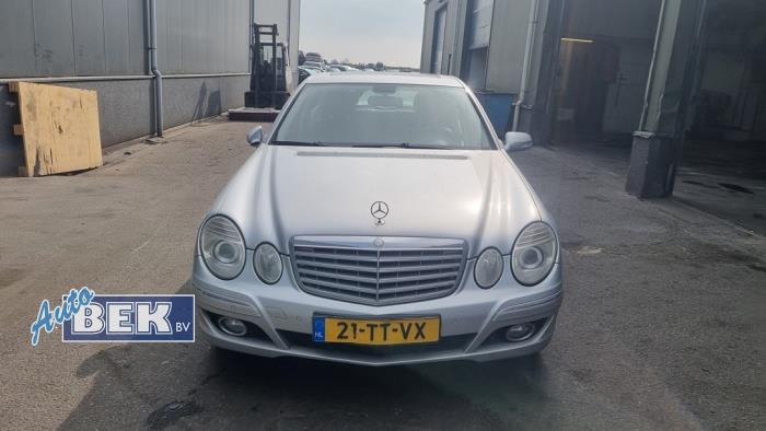 Używane Maska Mercedes E (W211) 3.0 E-280 CDI 24V Cena € 300,00 Procedura marży oferowane przez Auto Bek