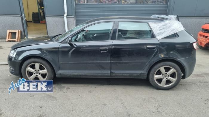 Używane Próg lewy Audi A3 Sportback (8PA) 1.2 TFSI Cena na żądanie oferowane przez Auto Bek