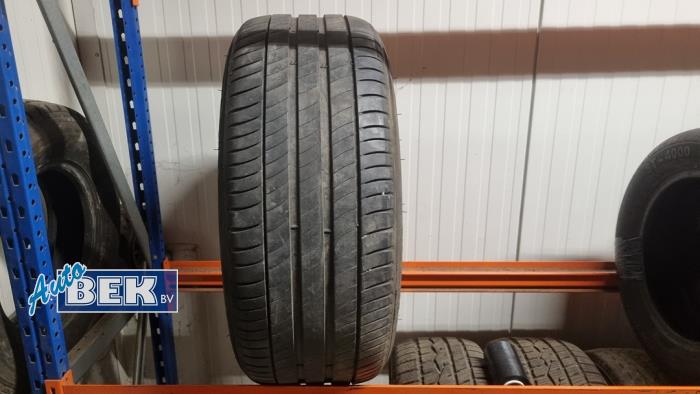 Używane Opona Cena € 40,00 Procedura marży oferowane przez Auto Bek