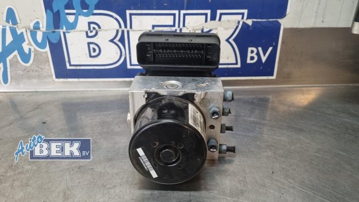 Używane Pompa ABS BMW 1 serie (F20) 116i 1.6 16V Cena € 70,00 Procedura marży oferowane przez Auto Bek