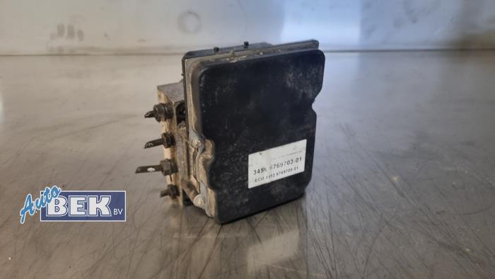 Usagé Pompe ABS BMW 5 serie (E60) 523i 24V Prix € 25,00 Règlement à la marge proposé par Auto Bek