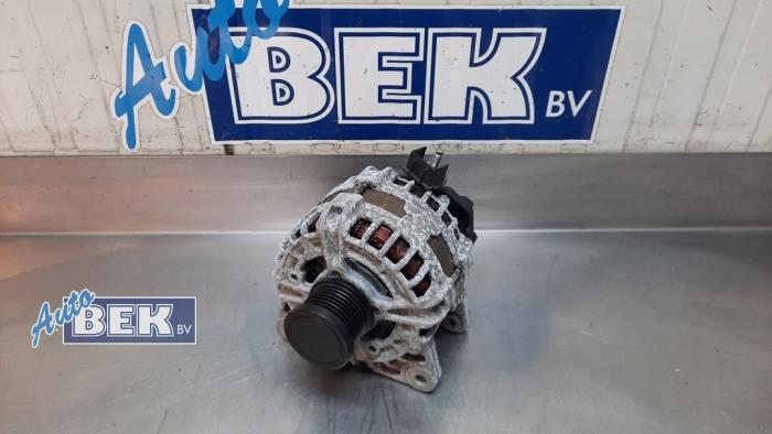 Begagnade Dynamo Dacia Sandero III 1.0 TCe 90 12V Pris € 100,00 Marginaltabell erbjuds av Auto Bek
