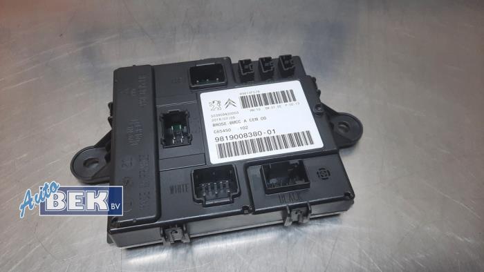 Used Body control computer Peugeot 5008 II (M4/MC/MJ/MR) 2.0 BlueHDi 180 16V Price € 60,00 Margin scheme offered by Auto Bek