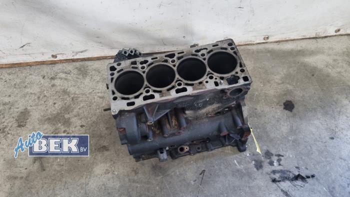 Used Engine crankcase Volkswagen Touran (5T1) 2.0 TDI 150 Price on request offered by Auto Bek