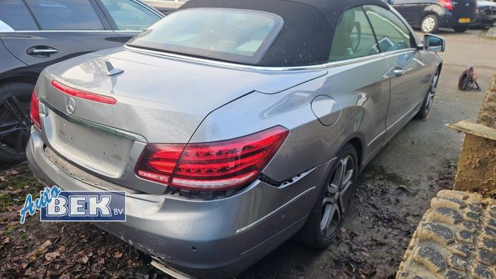 Używane Miekki dach cabrio Mercedes E (R207) E-350 CGI V6 24V BlueEfficiency Cena € 699,00 Procedura marży oferowane przez Auto Bek
