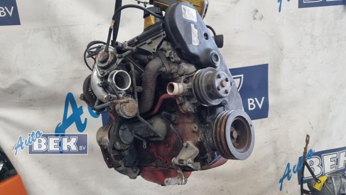 Engine from a Volvo 940 I Estate 2.3i (LPT) Polar 1996