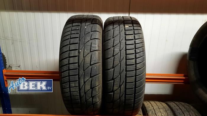 Używane Opona zimowa Cena na żądanie oferowane przez Auto Bek