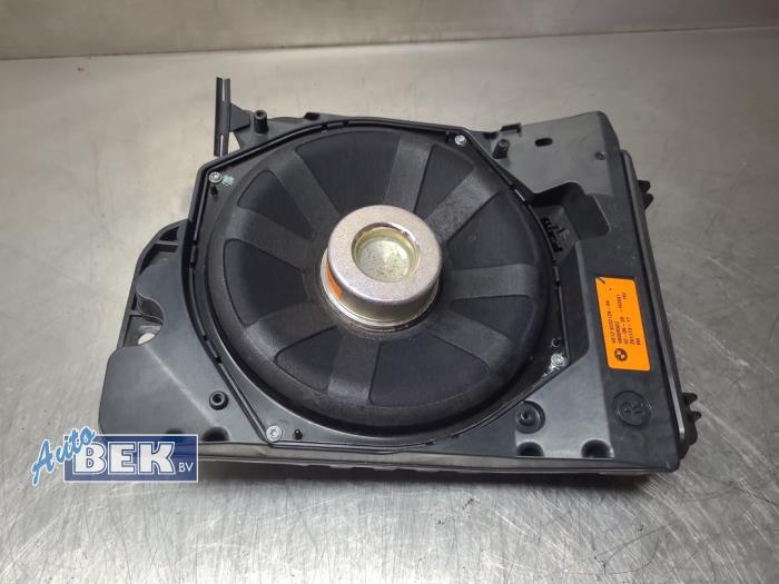 Używane Subwoofer BMW M2 (F87) 3.0 24V Competition Cena € 145,00 Procedura marży oferowane przez Auto Bek