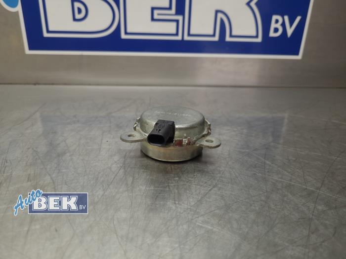 Begagnade Kamaxelsensor Ford Focus 4 1.0 EcoBoost 12V Hybrid 155 Pris € 15,00 Marginaltabell erbjuds av Auto Bek