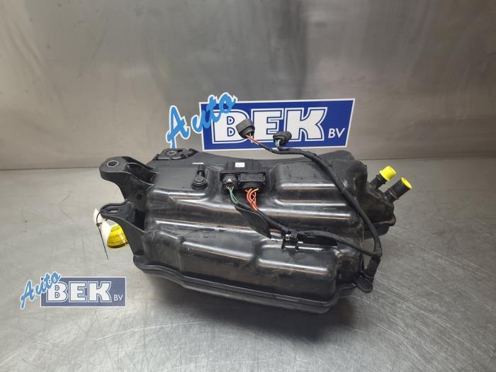 Gebrauchte Adblue Tank Skoda Octavia Combi (5EAC) 1.6 TDI 16V Preis € 200,00 Margenregelung angeboten von Auto Bek