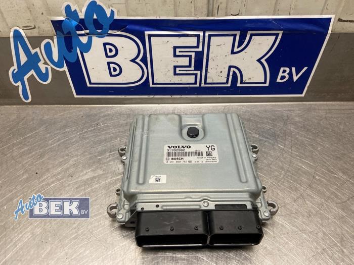 Used Engine management computer Volvo XC70 (BZ) 2.4 D5 20V 220 AWD Price € 74,90 Margin scheme offered by Auto Bek