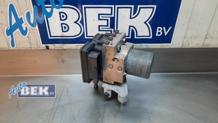 Używane Pompa ABS Mercedes E (R207) E-350 CGI V6 24V BlueEfficiency Cena € 100,00 Procedura marży oferowane przez Auto Bek