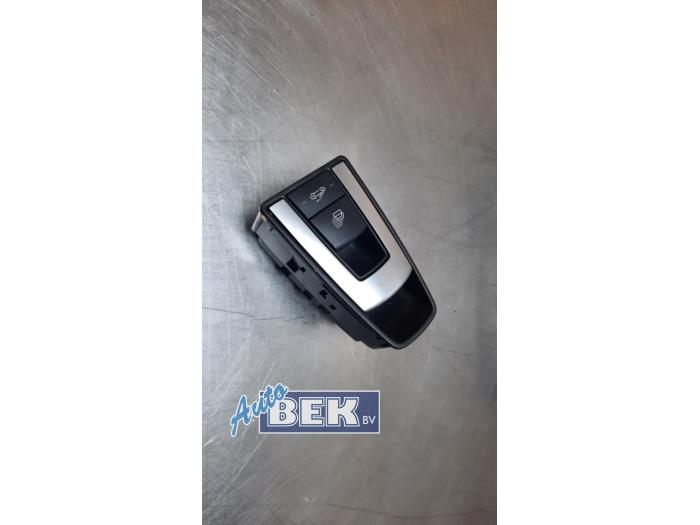 Używane Sterowanie dachu cabrio Mercedes E (R207) E-350 CGI V6 24V BlueEfficiency Cena € 50,00 Procedura marży oferowane przez Auto Bek